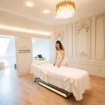 Tresor Le Palais Timisoara, Curio Collection By Hilton Otel Temeşvar