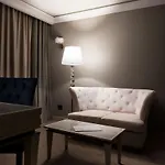 Tresor Le Palais Timisoara, Curio Collection By Hilton Otel Temeşvar
