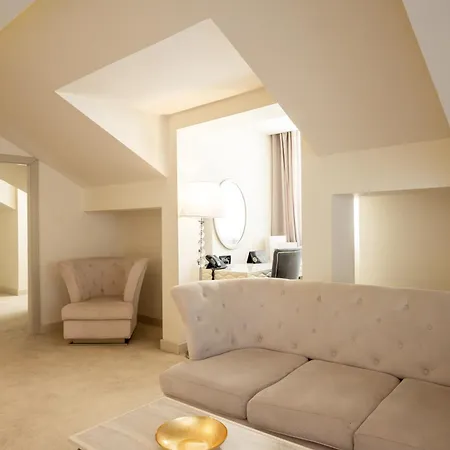 Hotel Tresor Le Palais Timisoara, Curio Collection By Hilton 5*