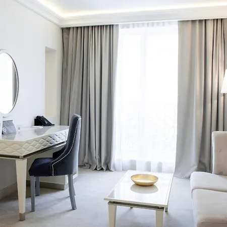 Hotel Tresor Le Palais Timisoara, Curio Collection By Hilton