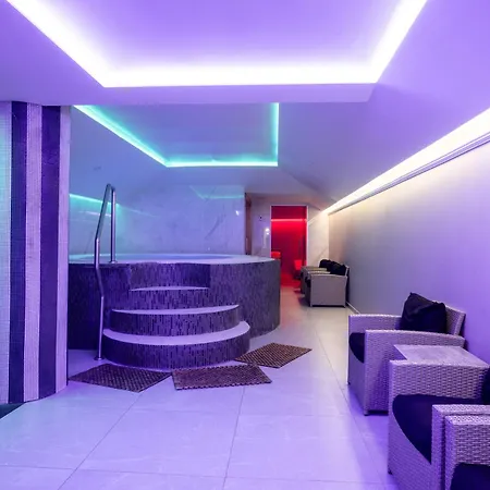 Hotel Tresor Le Palais Timisoara, Curio Collection By Hilton Timişoara