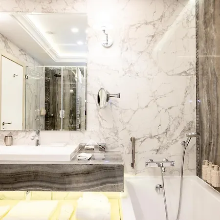 Tresor Le Palais Timisoara, Curio Collection By Hilton Timisoara