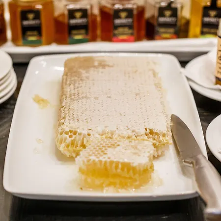 Tresor Le Palais Timisoara, Curio Collection By Hilton 5*