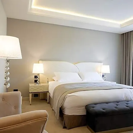 Hotel Tresor Le Palais Timisoara, Curio Collection By Hilton