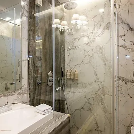 Tresor Le Palais Timisoara, Curio Collection By Hilton 5* Timişoara