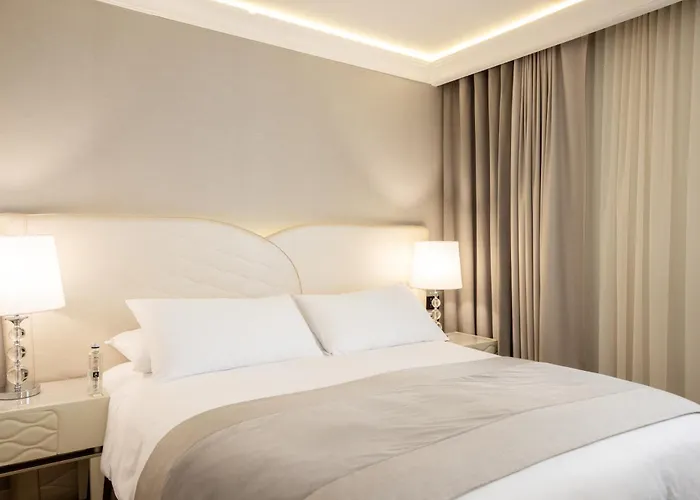 Hotel Tresor Le Palais Timisoara, Curio Collection By Hilton