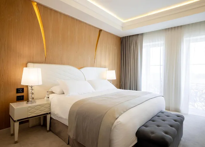 Hotel Tresor Le Palais Timisoara, Curio Collection By Hilton