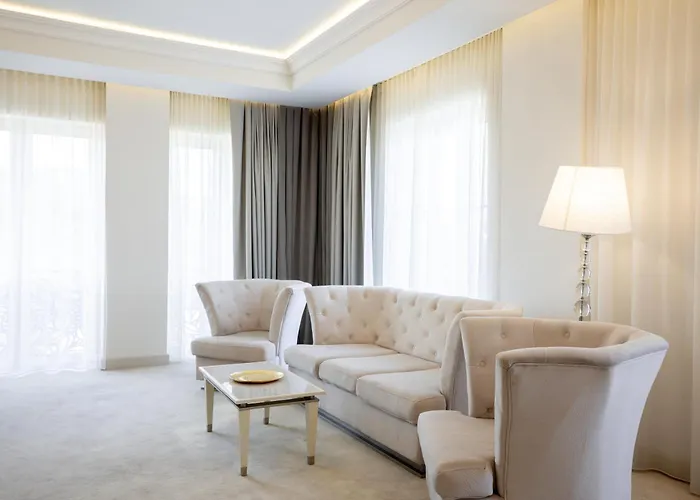 Hotel Tresor Le Palais Timisoara, Curio Collection By Hilton Timisoara