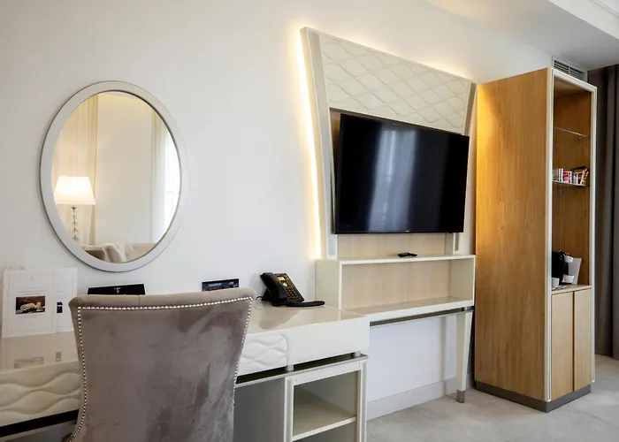 Tresor Le Palais Timisoara, Curio Collection By Hilton Timişoara