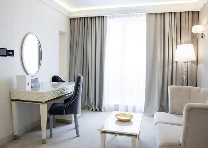 Hotel Tresor Le Palais Timisoara, Curio Collection By Hilton