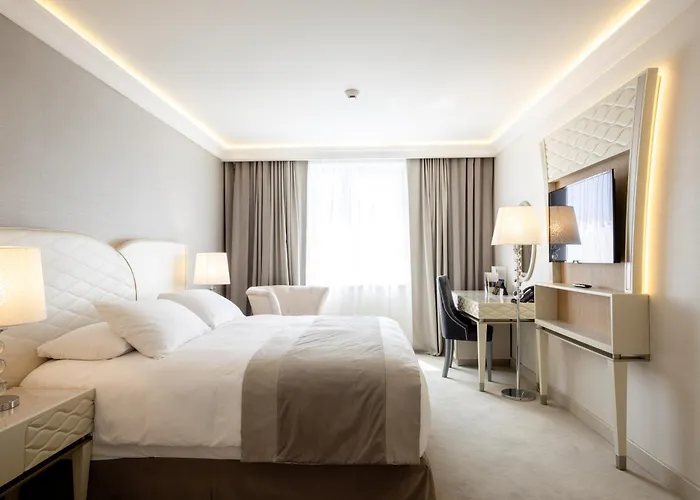 Tresor Le Palais Timisoara, Curio Collection By Hilton Timisoara