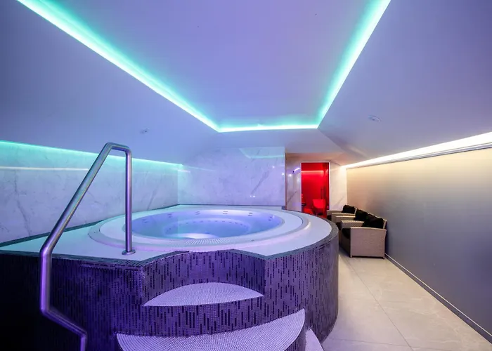 Tresor Le Palais Timisoara, Curio Collection By Hilton 5* Timisoara