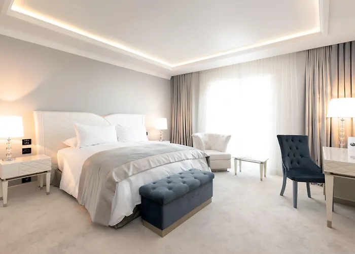 Tresor Le Palais Timisoara, Curio Collection By Hilton 5* Timişoara