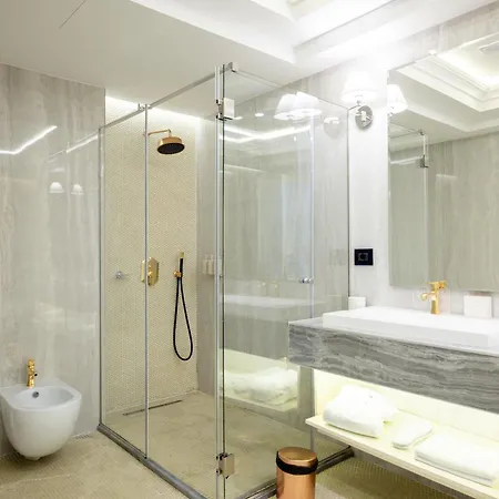 Tresor Le Palais Timisoara, Curio Collection By Hilton 5* Temesvár
