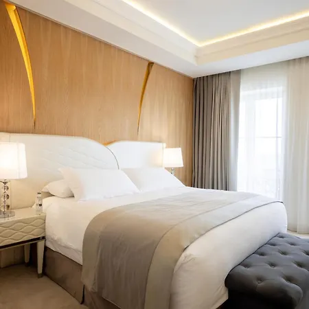 Hotel Tresor Le Palais Timisoara, Curio Collection By Hilton