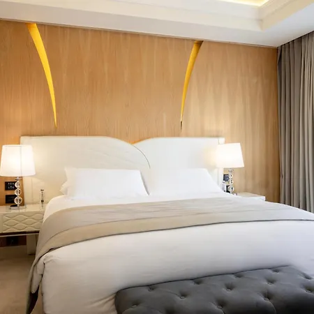 Tresor Le Palais Timisoara, Curio Collection By Hilton