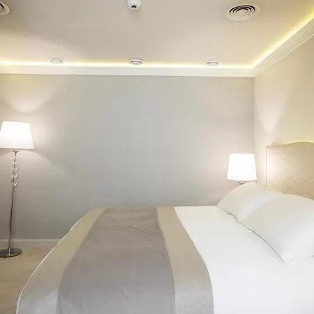Tresor Le Palais Timisoara, Curio Collection By Hilton