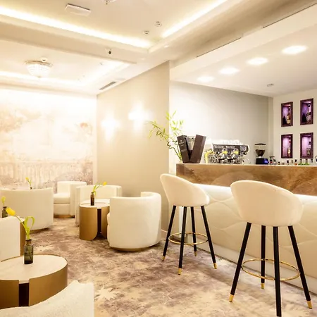 Tresor Le Palais Timisoara, Curio Collection By Hilton 5* Temesvár