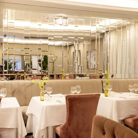 Szálloda Tresor Le Palais Timisoara, Curio Collection By Hilton 5*