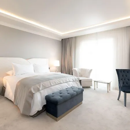 Tresor Le Palais Timisoara, Curio Collection By Hilton 5* Timisoara