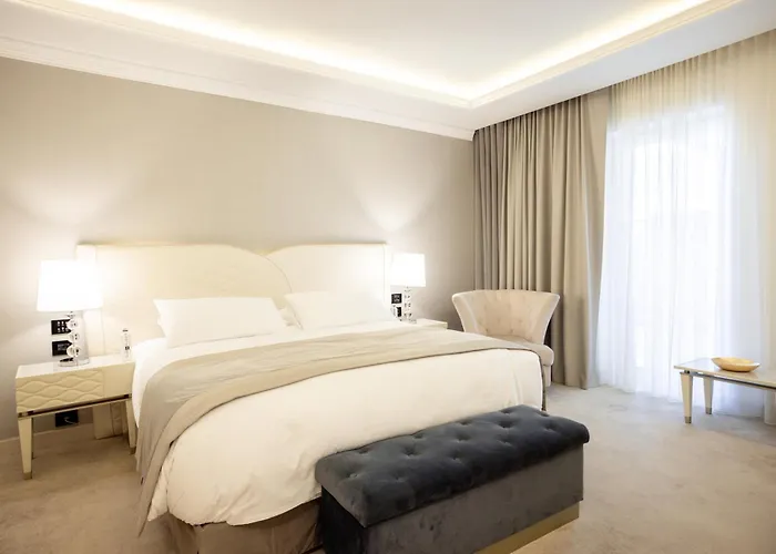 Tresor Le Palais Timisoara, Curio Collection By Hilton Timişoara